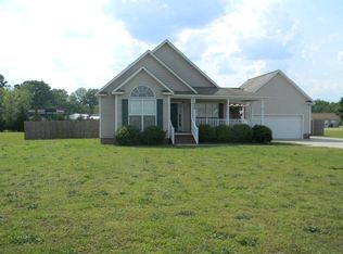 636 Avon Ridge Ln, Grimesland, NC 27837