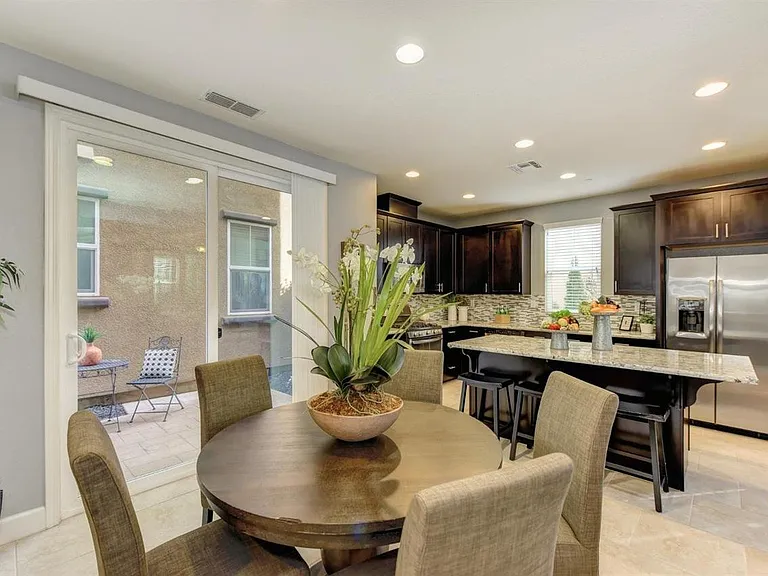 916 Lyon Pl — Photo 18