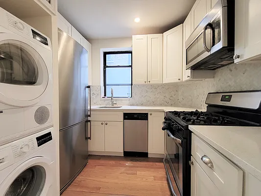 Rented by Compass | media 24