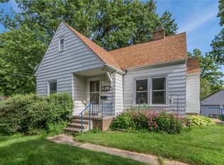 1838 E Ave Nw, Cedar Rapids, IA 52405