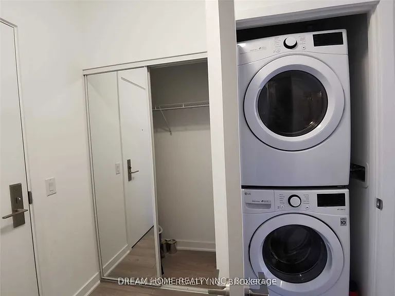 120 Parliament St #808 — Photo 8