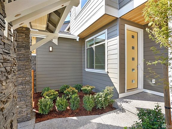 5th image of 13130 176th Ave E