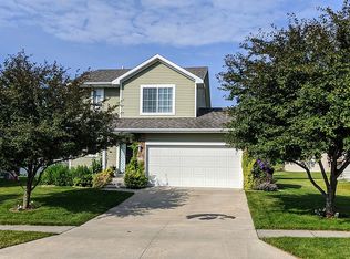 3322 Park Side Dr, Des Moines, IA 50317