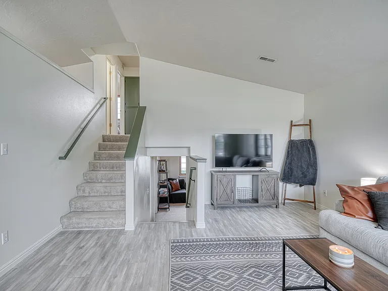 741 Clarence Ct — Photo 16