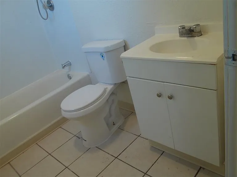 1115 Holly Ave #C — Photo 10