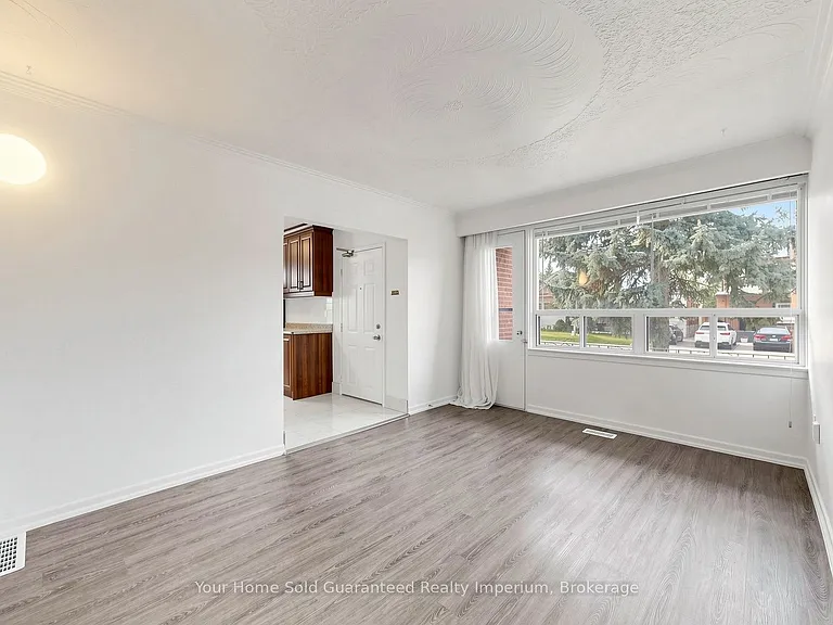129 Melrose St — Photo 3