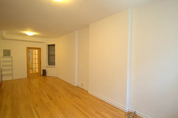 Rented by BLU Real Estate | media 19