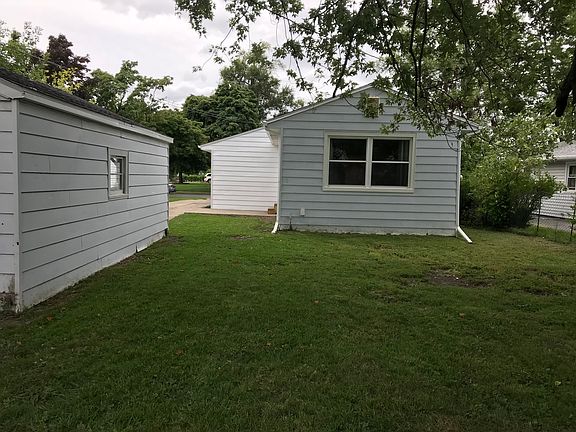 2nd image of 1042 Highland Ave