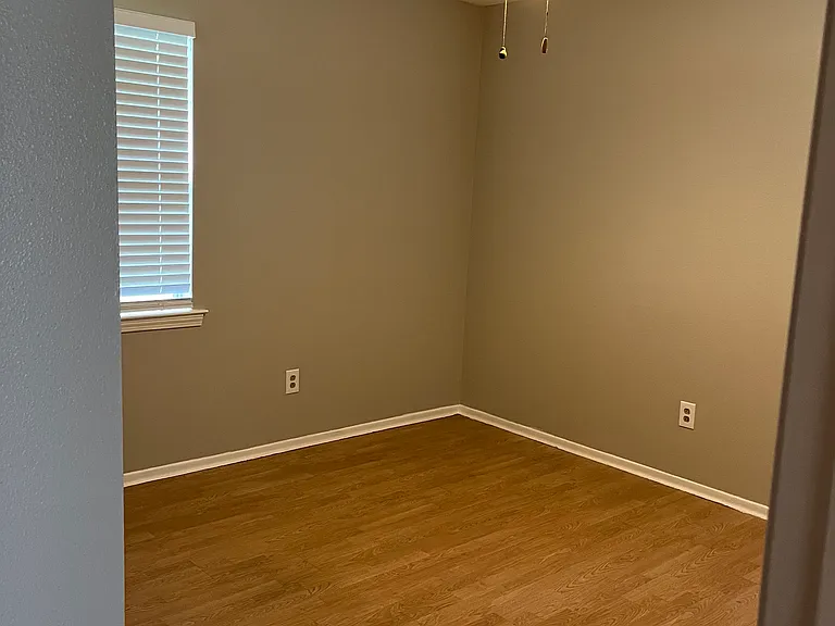 1829 Harvard Ave — Photo 11