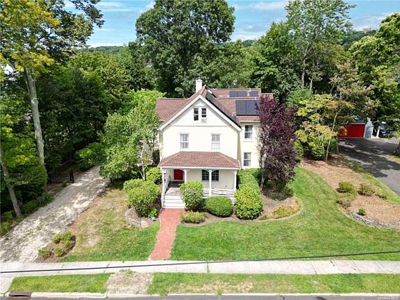 2nd image of 218 Barnum Ave