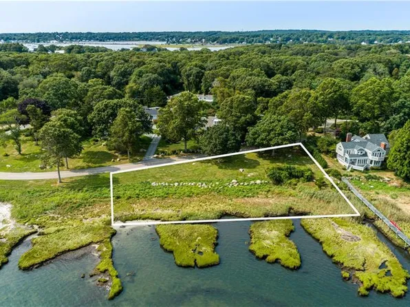 19 Chippechaug Trail, Stonington, CT 06355