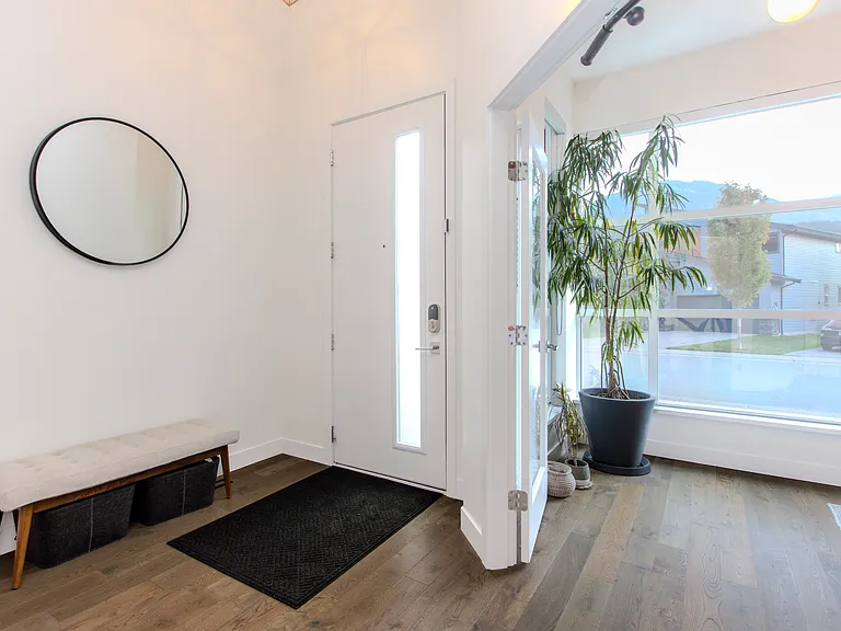 39331 Falcon Cres — Photo 15