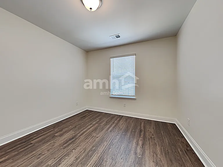 505 W Lionel Rd — Photo 16
