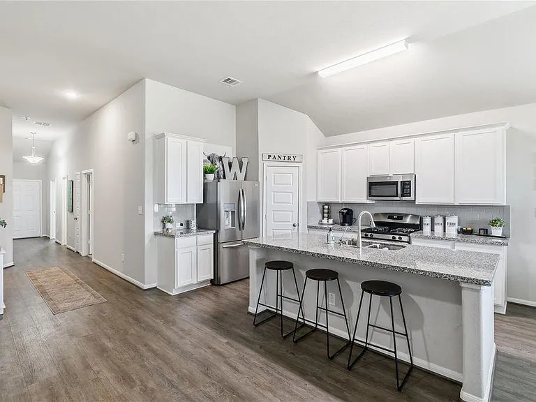 14815 Rain Tree Dr — Photo 6