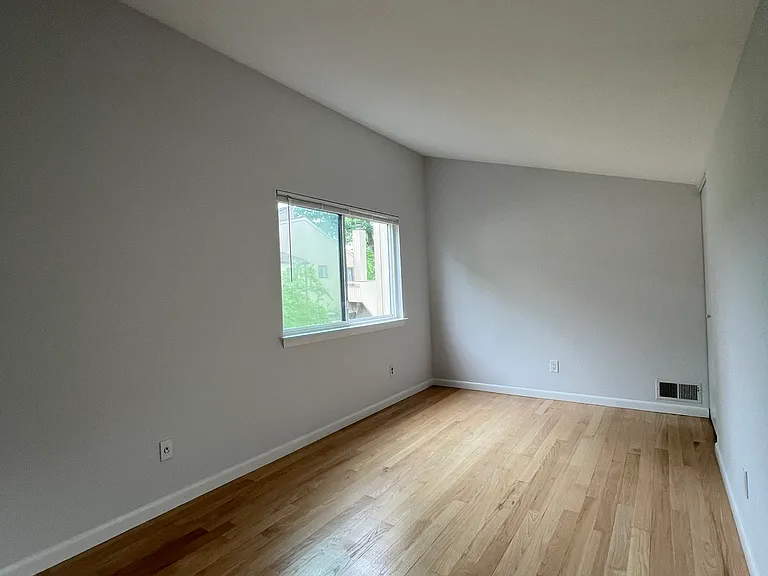 100 Hope St #5 — Photo 35