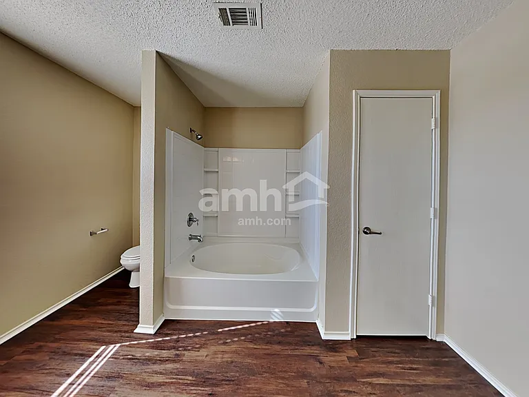 1706 Santa Fe Trl — Photo 15