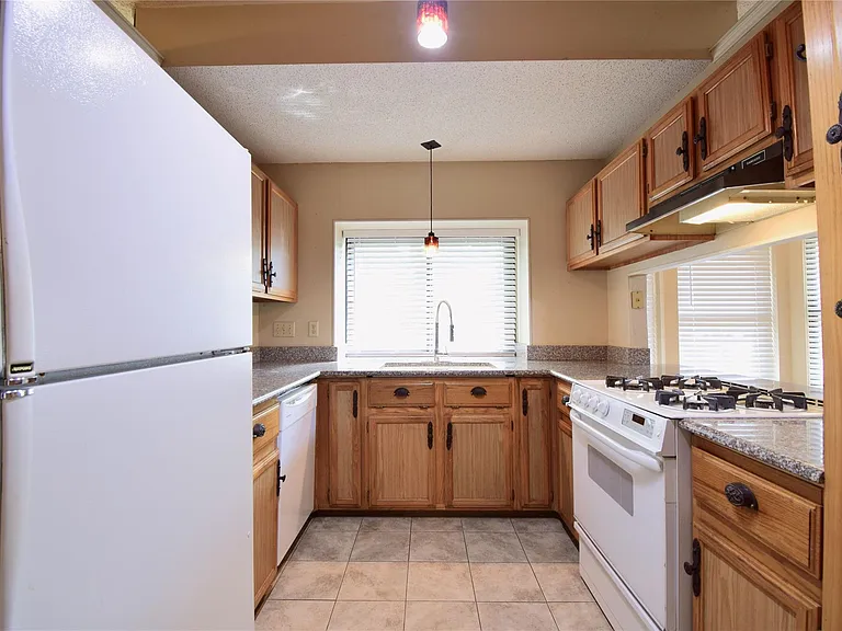 1105 Forest Oaks Path — Photo 14