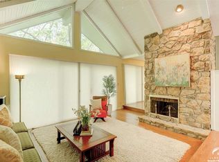 1727 E 1000th Rd, Lawrence, KS 66049