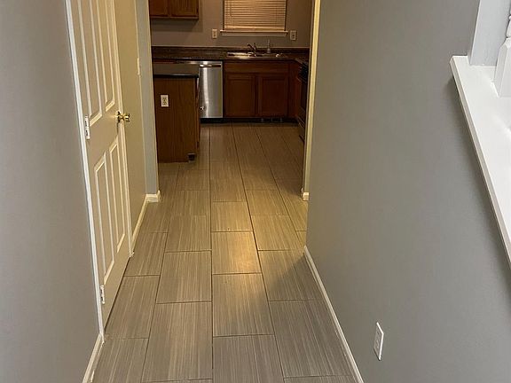 2nd image of 860 Wildwood Ln