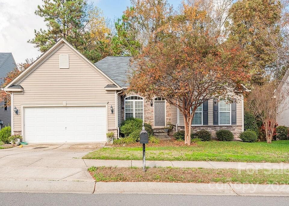 1st image of 2630 Holly Oak Ln