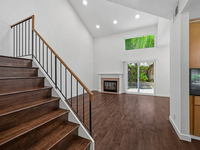 1286 Crestpoint Dr — Photo 14