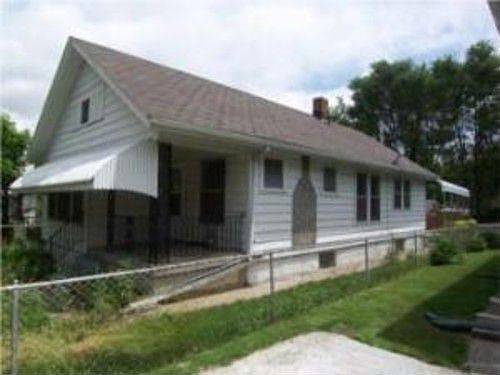 4th image of 329 White Ave