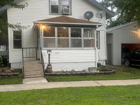 307 NE 3rd St, Eagle Grove, IA 50533