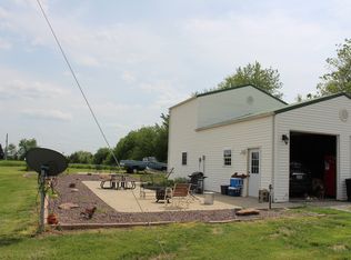 17221 New Dennison Rd, Marion, IL 62959