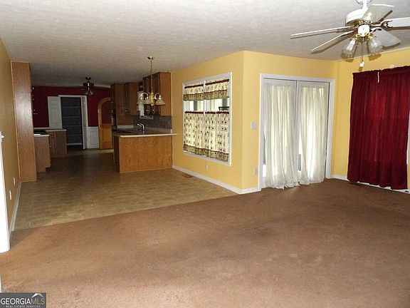 5th image of 674 Graham Rd