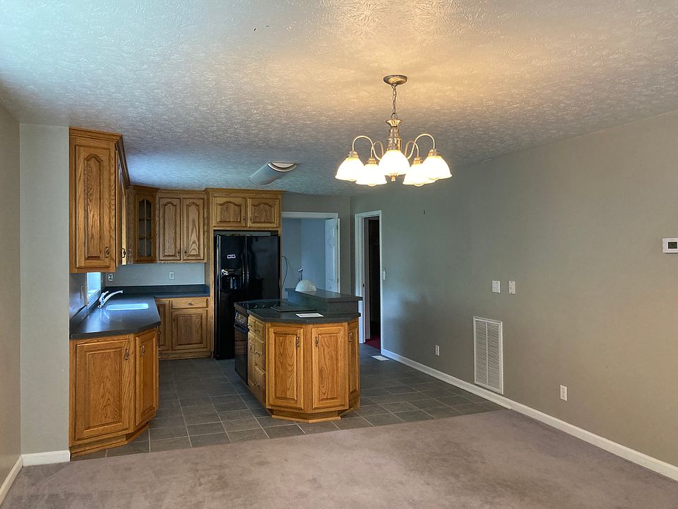 2nd image of 105 Travelers Ln