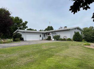 W3218 Lodge Rd, Cecil, WI 54111