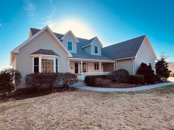 205 Munsell St, Belchertown, MA 01007