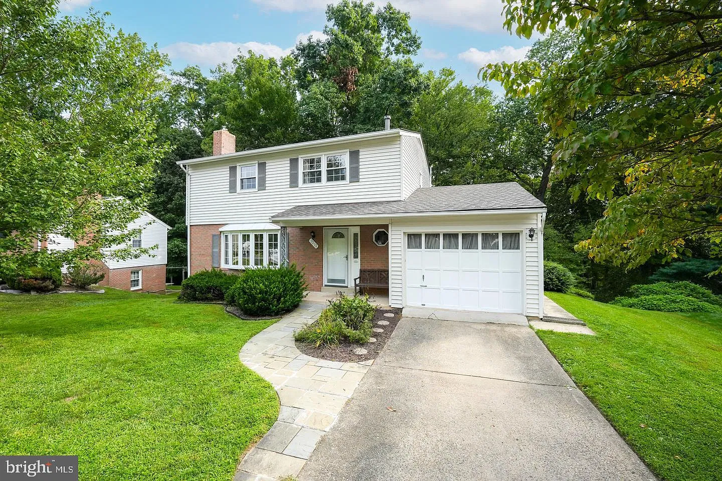 4 bed, 2.5 bath, 2467 sqft, $4,000 — Photo 1