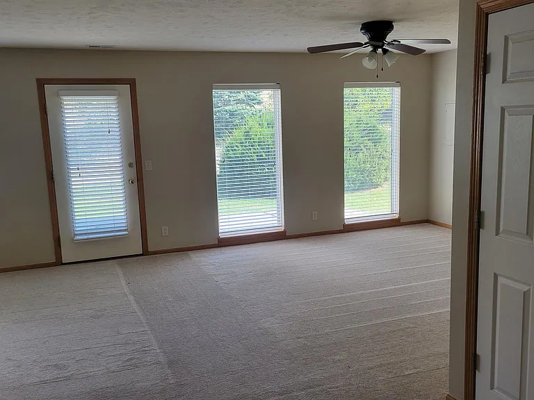 1800 Sawyer St — Photo 3