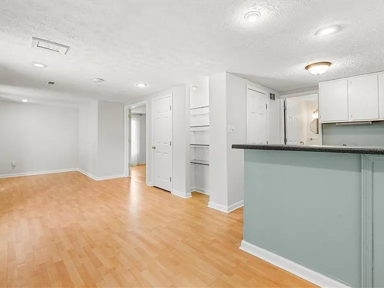 11190 Abbotts Station Dr — Photo 26