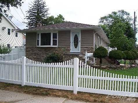 1st image of 125 Center Bay Dr