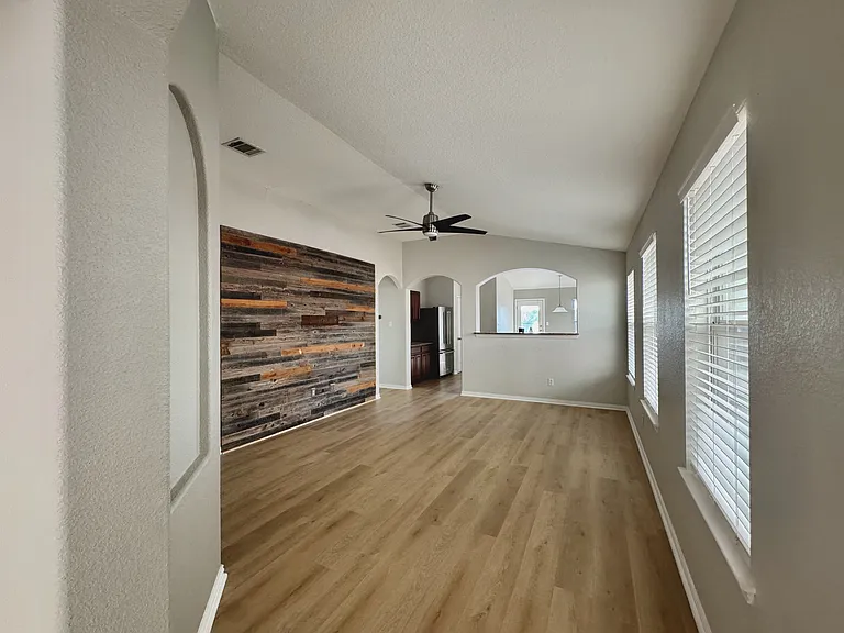 Living room - View from entry