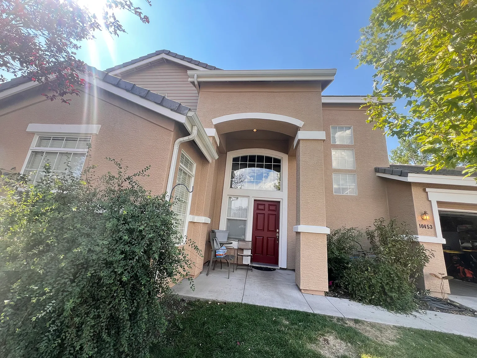 4 bed, 2.5 bath, 2125 sqft, $3,000 — Photo 1