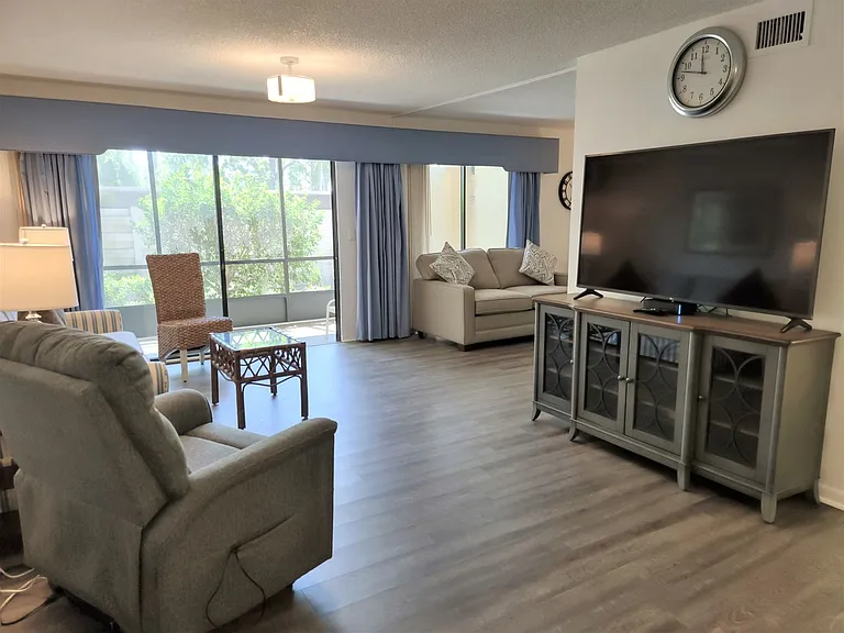 650 Bird Bay Dr E #105 — Photo 6
