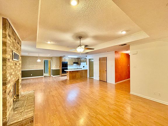 5th image of 2408 Southport Dr