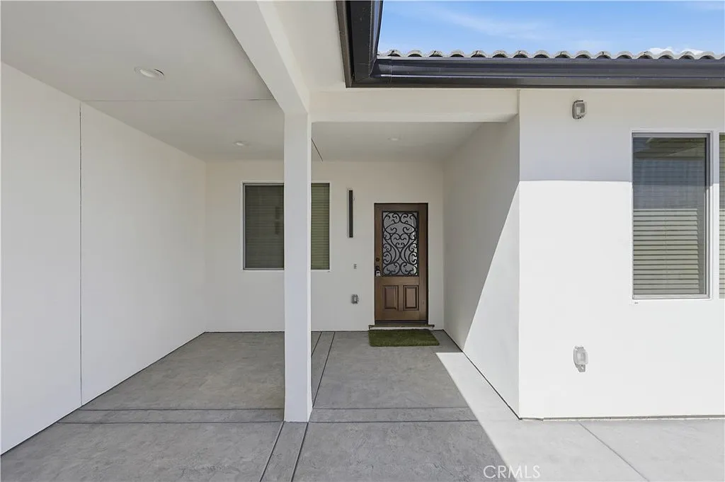 Building Photo - 12415 Sycamore St #2