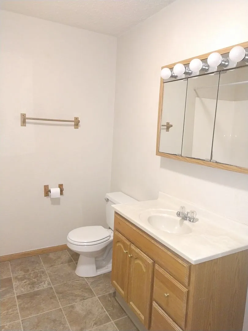 Raceway Park Apartments — Photo 3