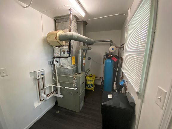 3rd image of 18W277 Sidney Ave