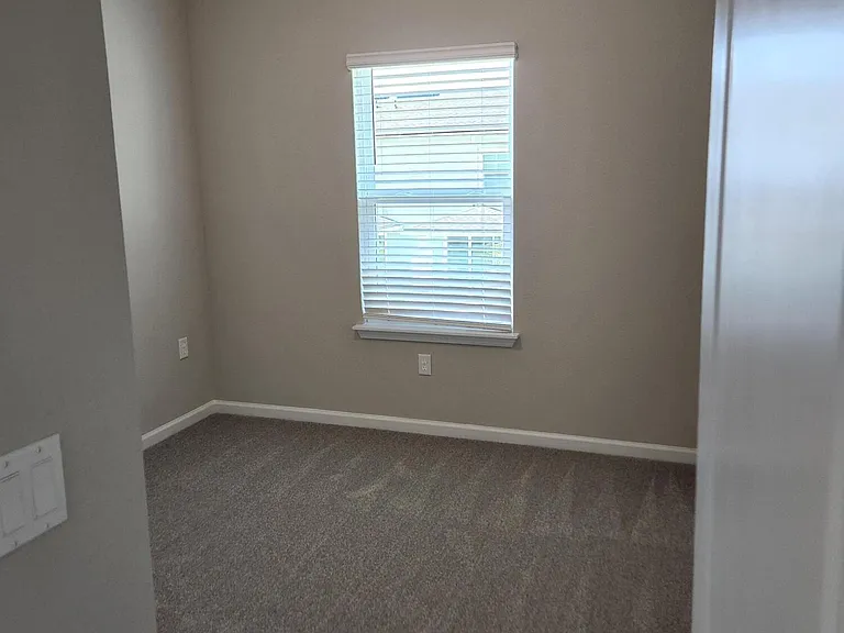 118 Pinebury Lane St — Photo 17