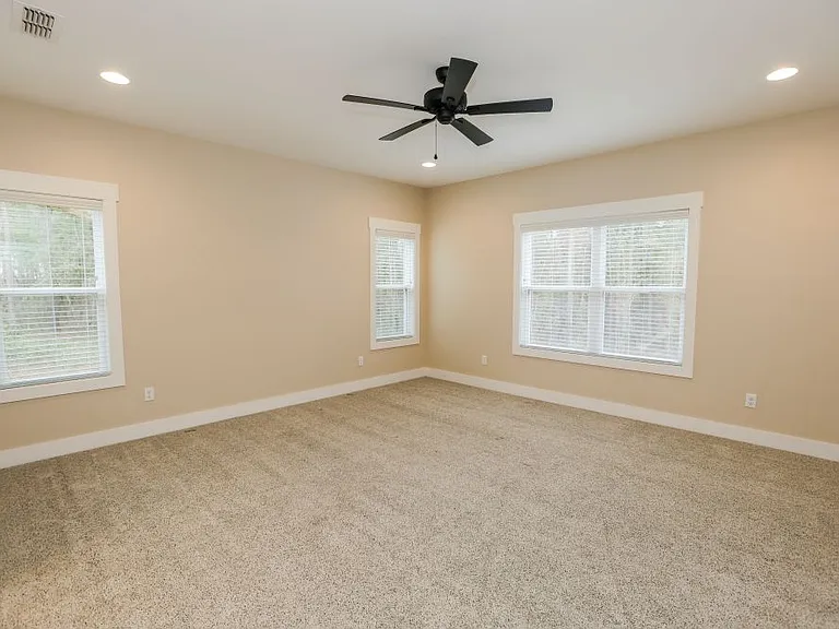 204 Blackberry Ln — Photo 11
