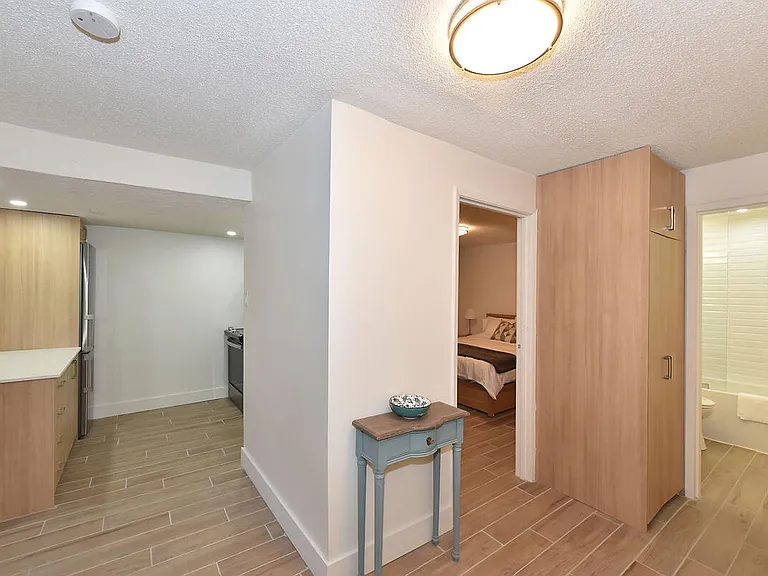 160 Dowling Ave #101 — Photo 6