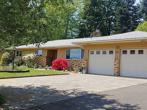 2 car garage + 25 x 30 parking