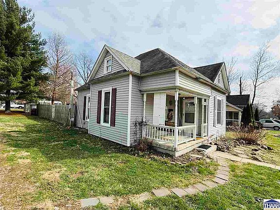 2nd image of 904 S Leavitt St