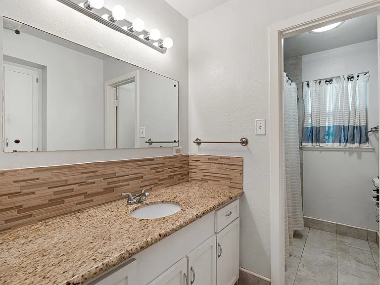 5110 Hialeah Dr — Photo 16
