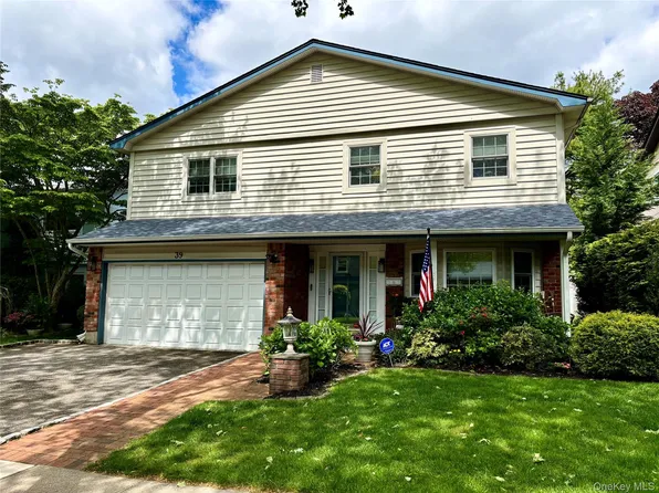39 Marlin Lane, Port Washington, NY 11050